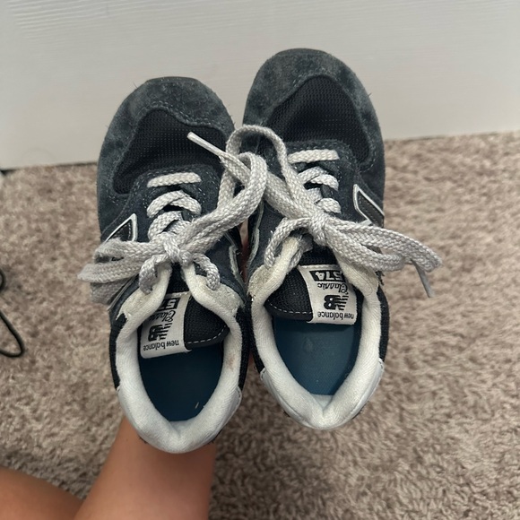 Little boy new balance shoes - Picture 3 of 5